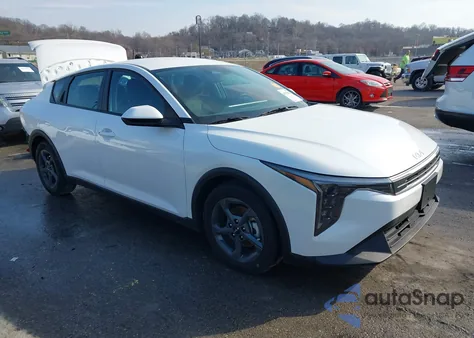 2025 Kia K4 Lxs z USA, uszkodzony, nr VIN 3KPFT4DE3SE141119